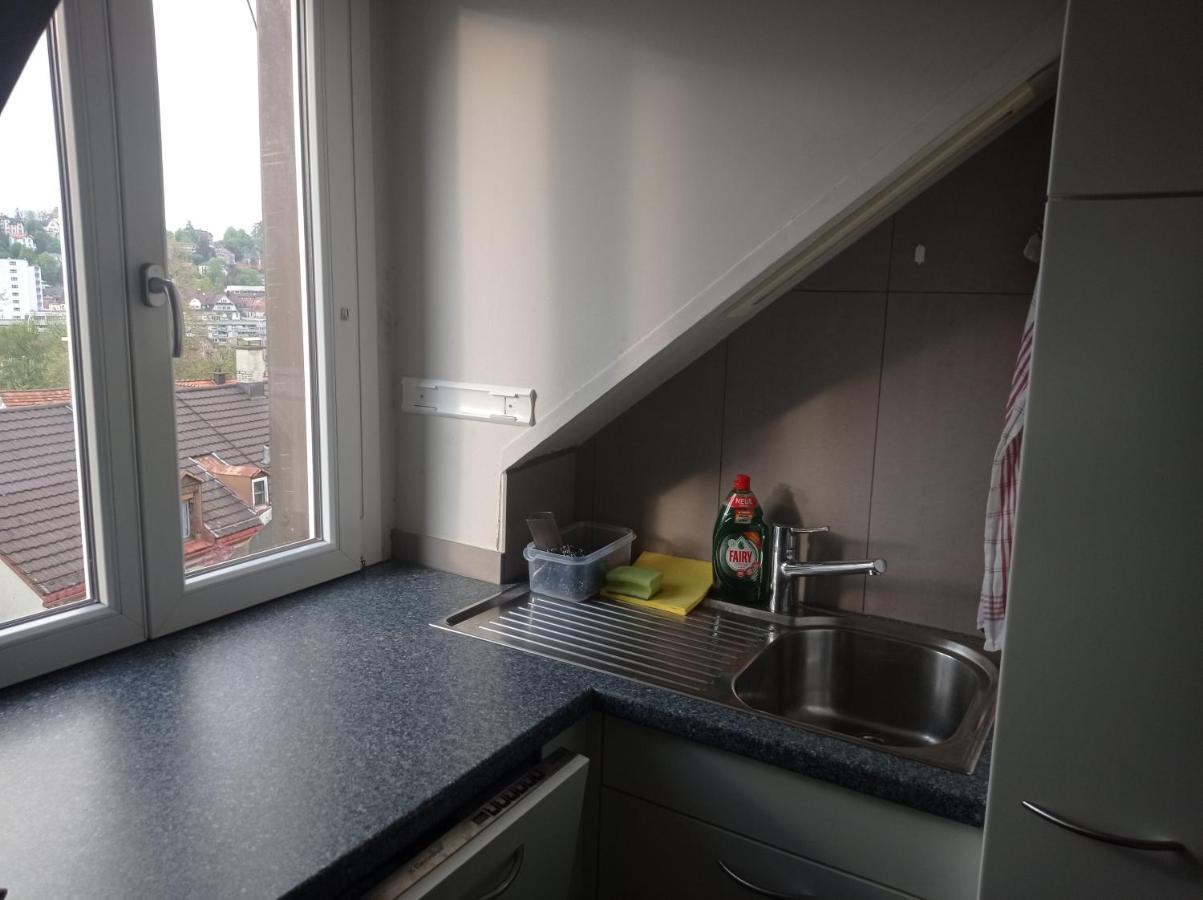 Gemuetliche Dachwohnung Privatunterkunft *