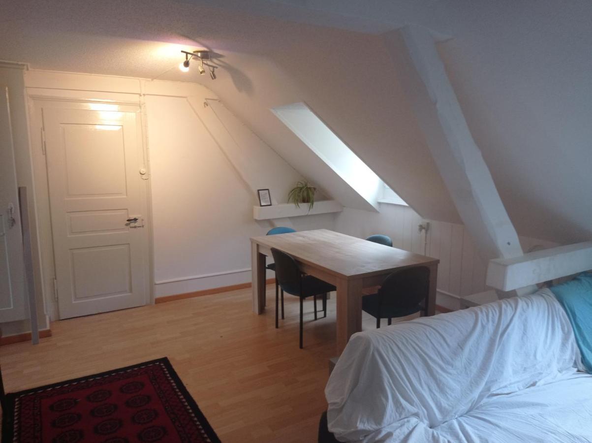 Gemuetliche Dachwohnung Privatunterkunft