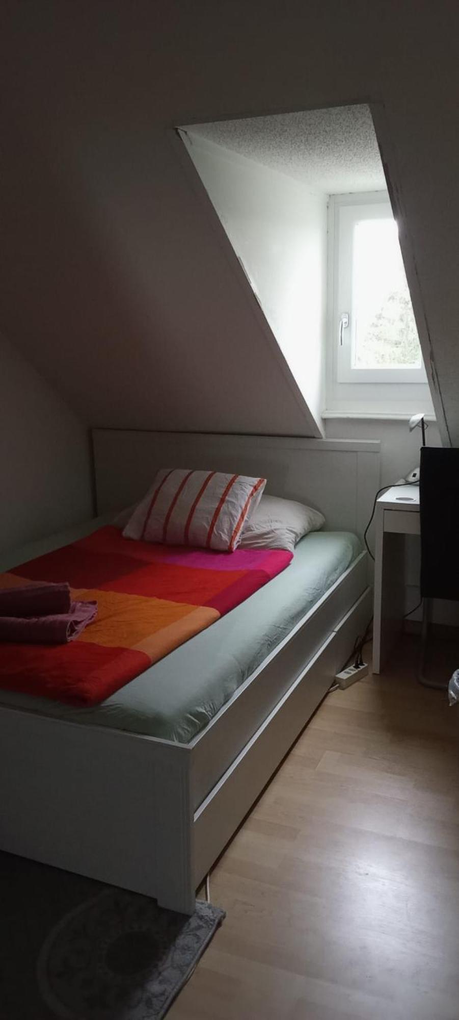 Gemuetliche Dachwohnung Privatunterkunft